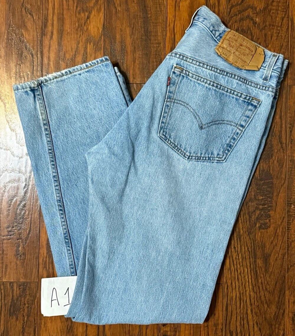Levi's Men's Light Wash Blue Denim Jeans Straight Regular Fit Cotton Button Fly